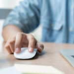 LATESTNEWS-men-internet-art
